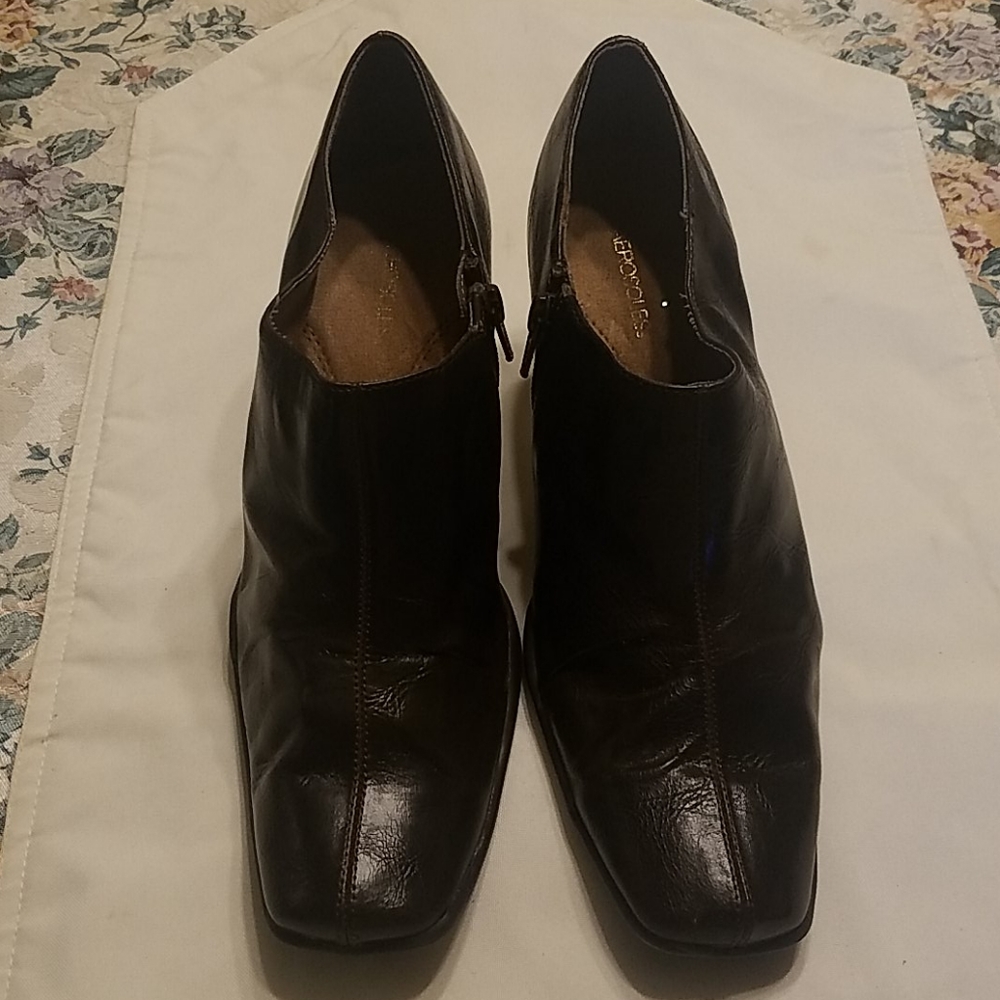 Aerosols Brown Soft leather Heels